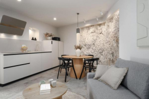 Grotta Apartment